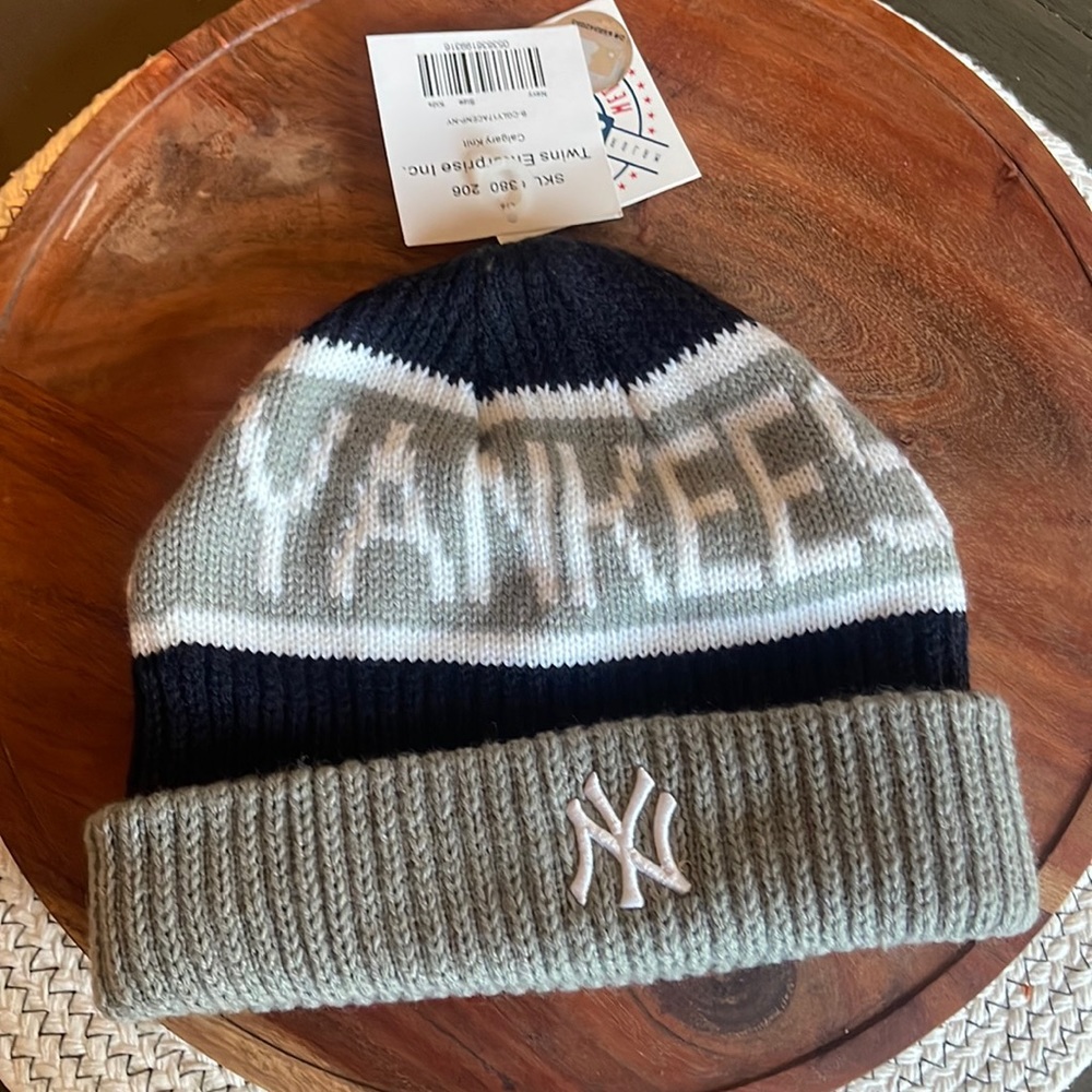 NEW- MENS Yankee Knit Hat